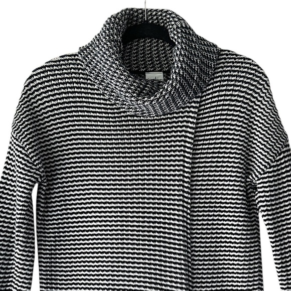 CABI | NWOT FERGIE SPLIT FRONT & BACK COWL NECK COTTON SWEATER BLACK & WHITE SM - Picture 3 of 12